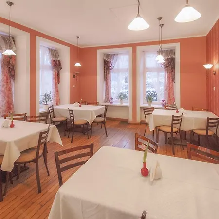 Rezydencja Arabeska Bed & Breakfast 3*