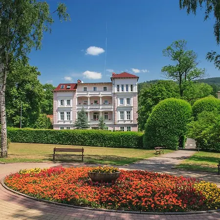 Bed & Breakfast Rezydencja Arabeska 3*